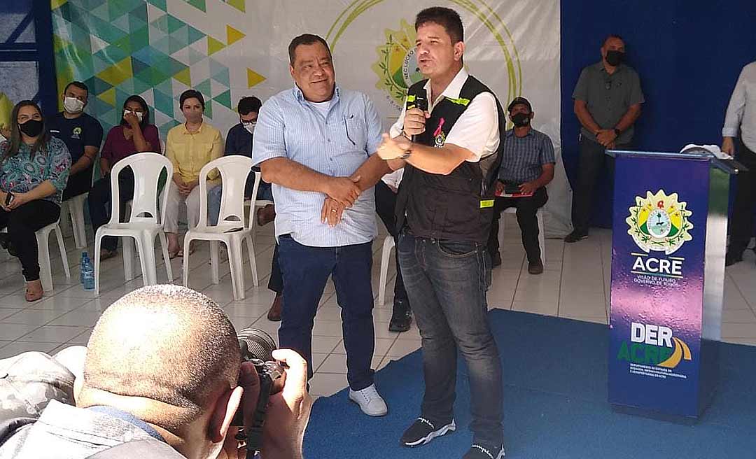 Será? Mazinho mantém promessa de atravessar ponte só de cueca; Gladson fala em saia