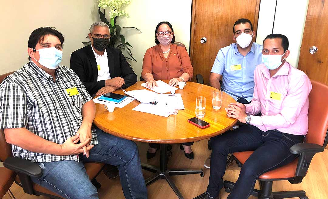 Em Brasília, Vanda Milani recebe vereadores de Cruzeiro do Sul