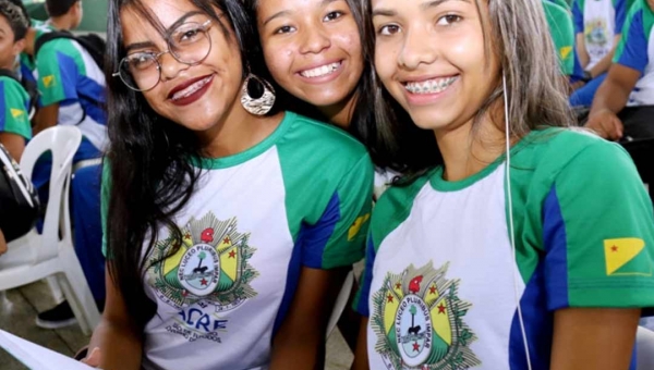 Pesquisa Data Control mostra que maioria dos acreanos entrevistados não concorda com o retorno das aulas dia 4