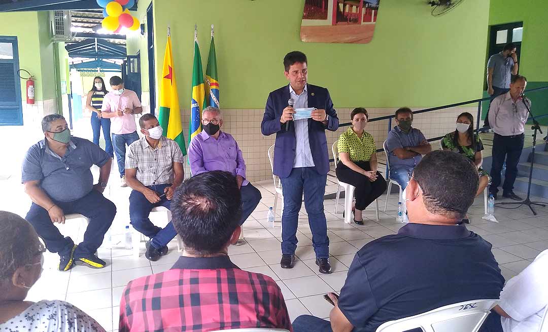 Solenidade marca o reinício das aulas nas escolas do Estado do Acre