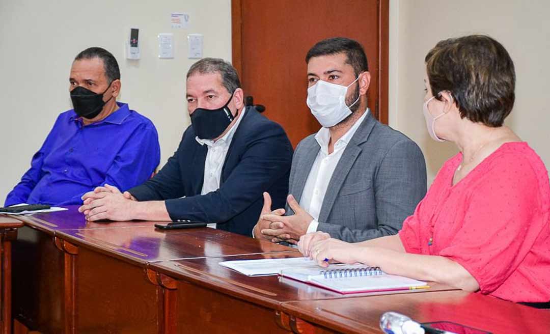 Em reunião de deputados com equipe da Educação, Nicolau Júnior prega união entre parlamento e gestores