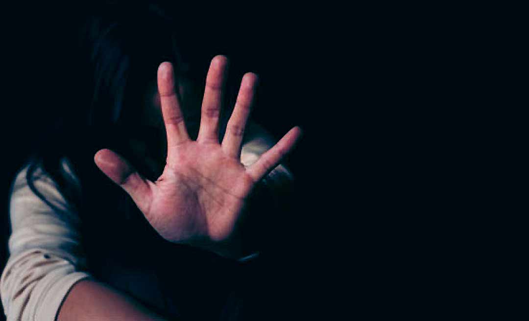 Homem que deu mais de 50 golpes de faca na esposa por ela recusar sexo é condenado a 20 anos de cadeia