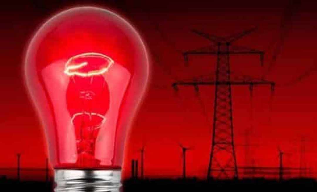 Bandeira extra cobrada na conta de energia não cobre custos, afirma Ministério de Minas e Energia