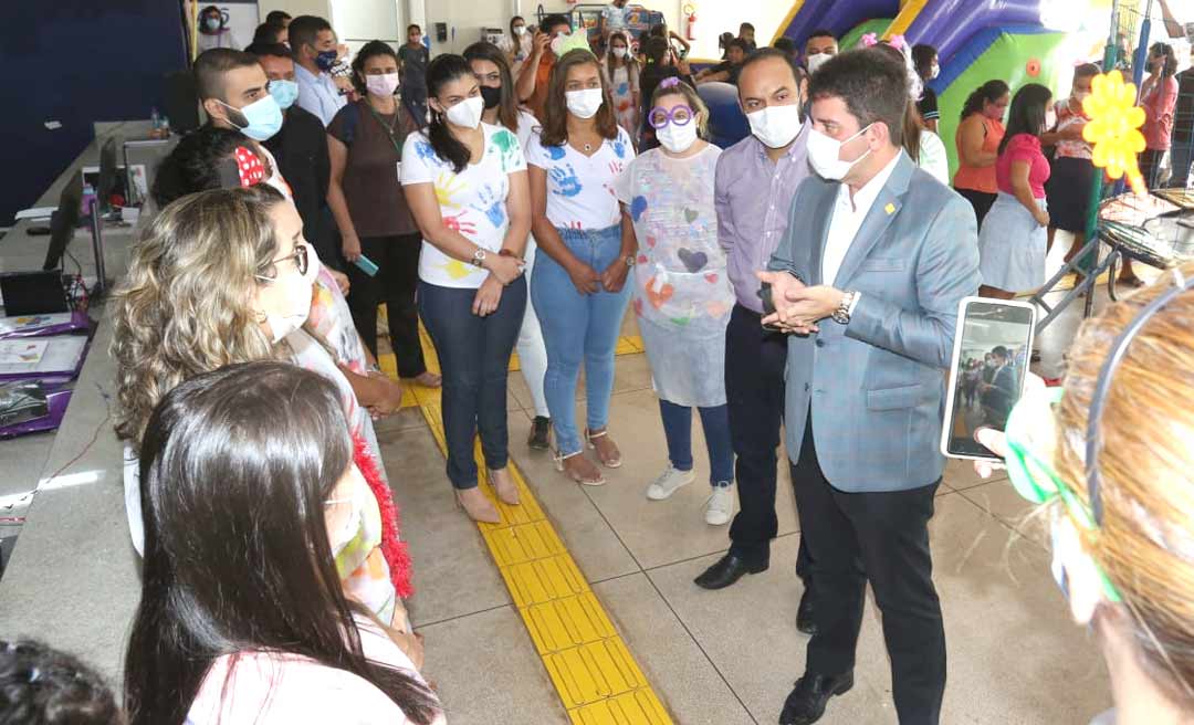 Gladson participa de abertura da Semana da Criança no Centro Especializado em Reabilitação