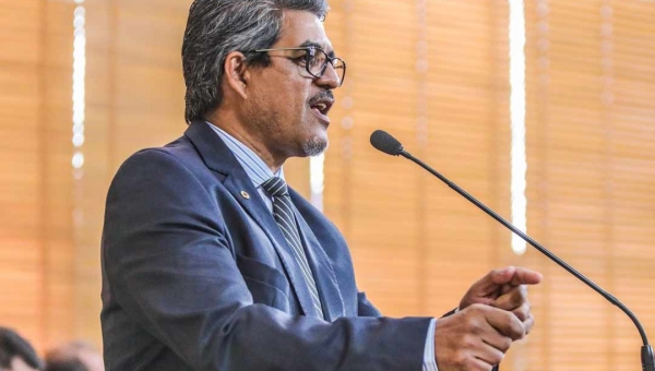 Edvaldo Magalhães diz que governo Gladson demonstra incapacidade técnica para investir recursos