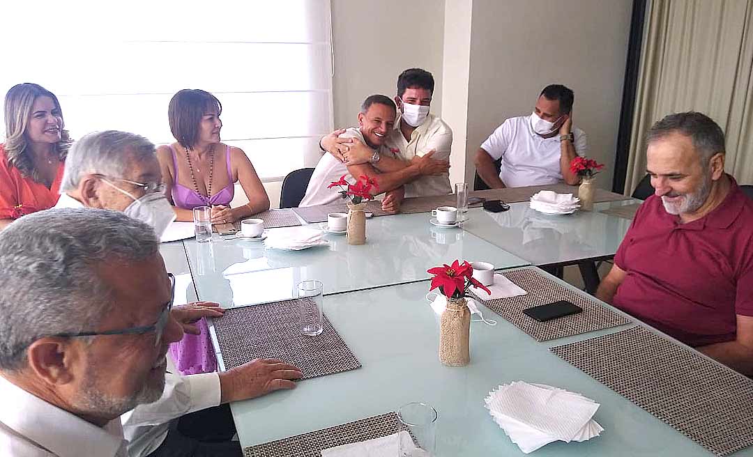 No Acre, PDT de Ciro Gomes integra bloco do bolsonarista Márcio Bittar