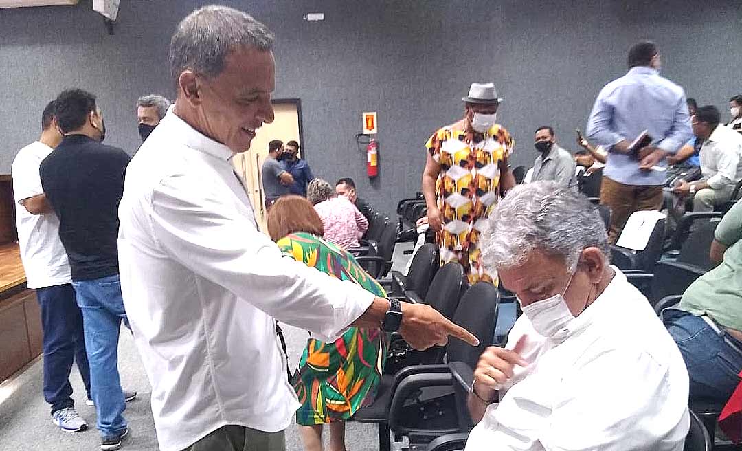 "O clima do planeta quem muda é Deus, não o homem", diz Marcio Bittar ao criticar política de preservação