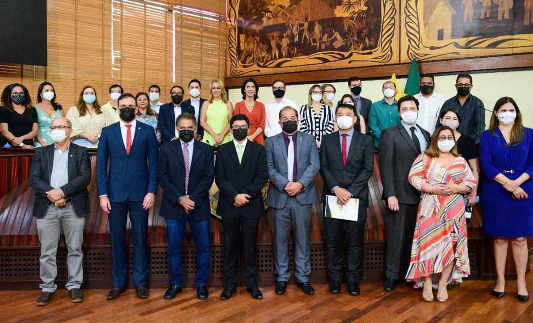 Médicos são homenageados em sessão solene nesta segunda na Assembleia Legislativa