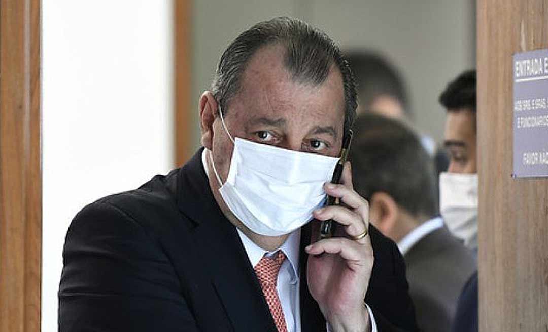 Bolsonaro liberou emenda milionária ao presidente da CPI da Covid antes do final dos trabalhos