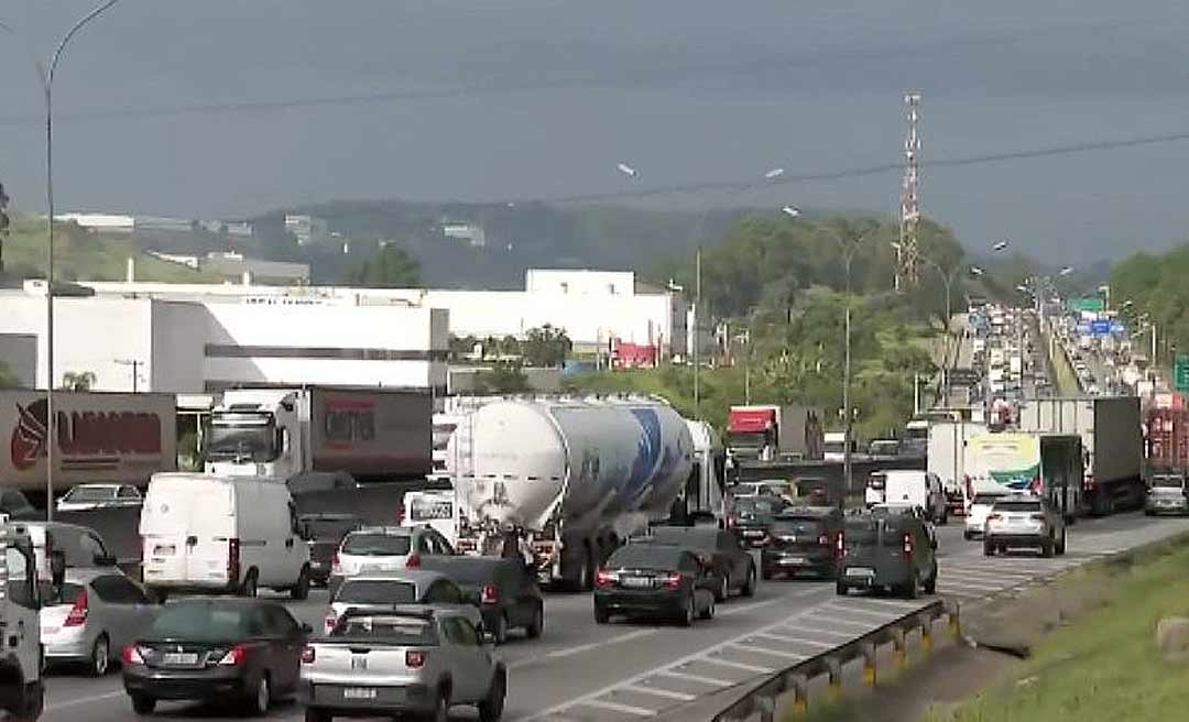 Greve dos caminhoneiros é mantida para 1º de novembro mesmo após auxílio diesel