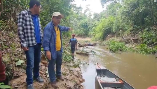 Após destinar emenda, Gonzaga acompanha de perto limpeza de rios e igarapés de Porto Walter
