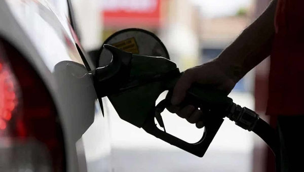 Petrobras aumenta preço do diesel em 9,5%; gasolina sobe 7% nesta 3ª feira