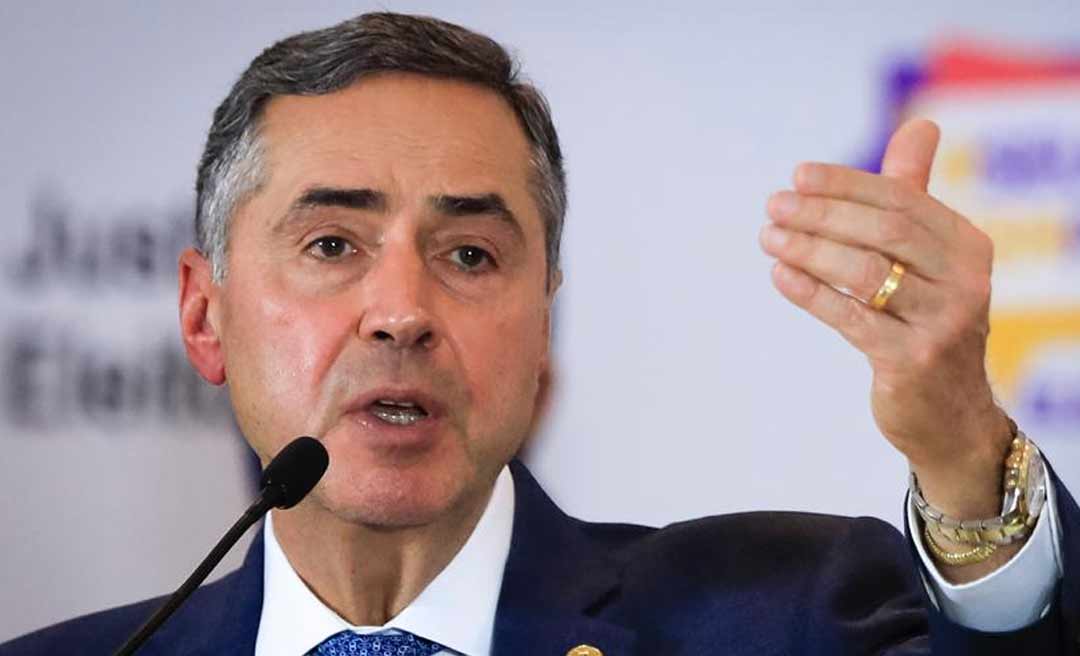 Presidente do TSE volta a defender regulamentação de redes sociais