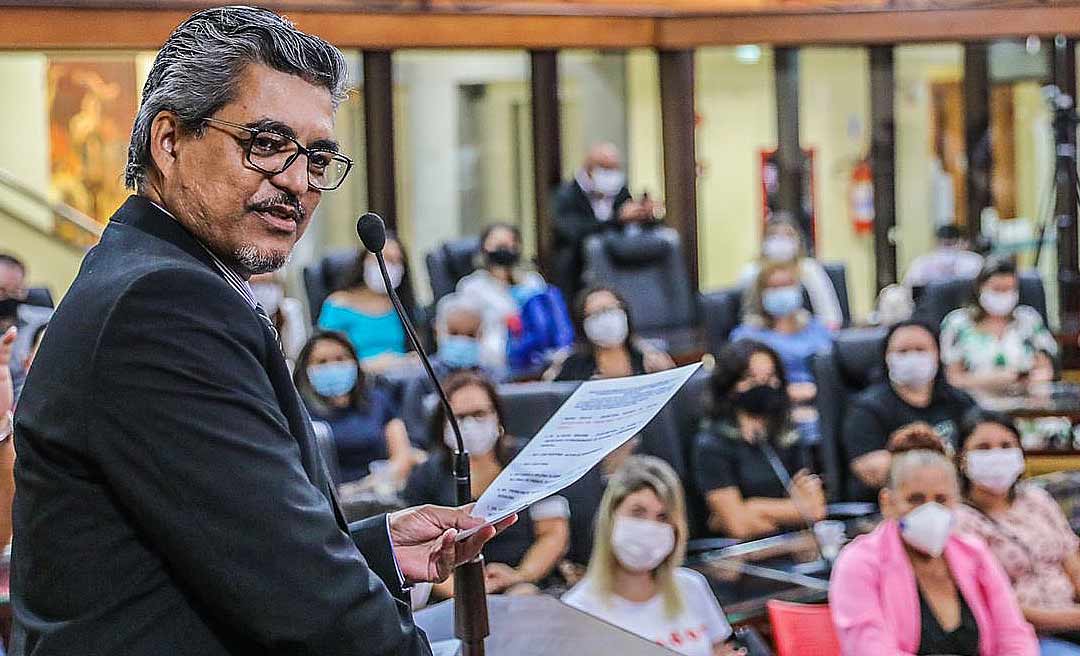 Edvaldo diz que governo acertou ao não embarcar no negacionismo de Bolsonaro, mas lembra retirada de auxílio no auge da pandemia no Acre