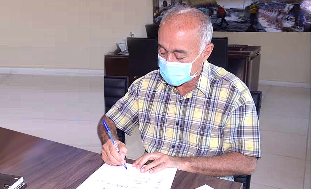 Bocalom nomeia Douglas Santiago para comandar a Secretaria de Gestão Administrativa