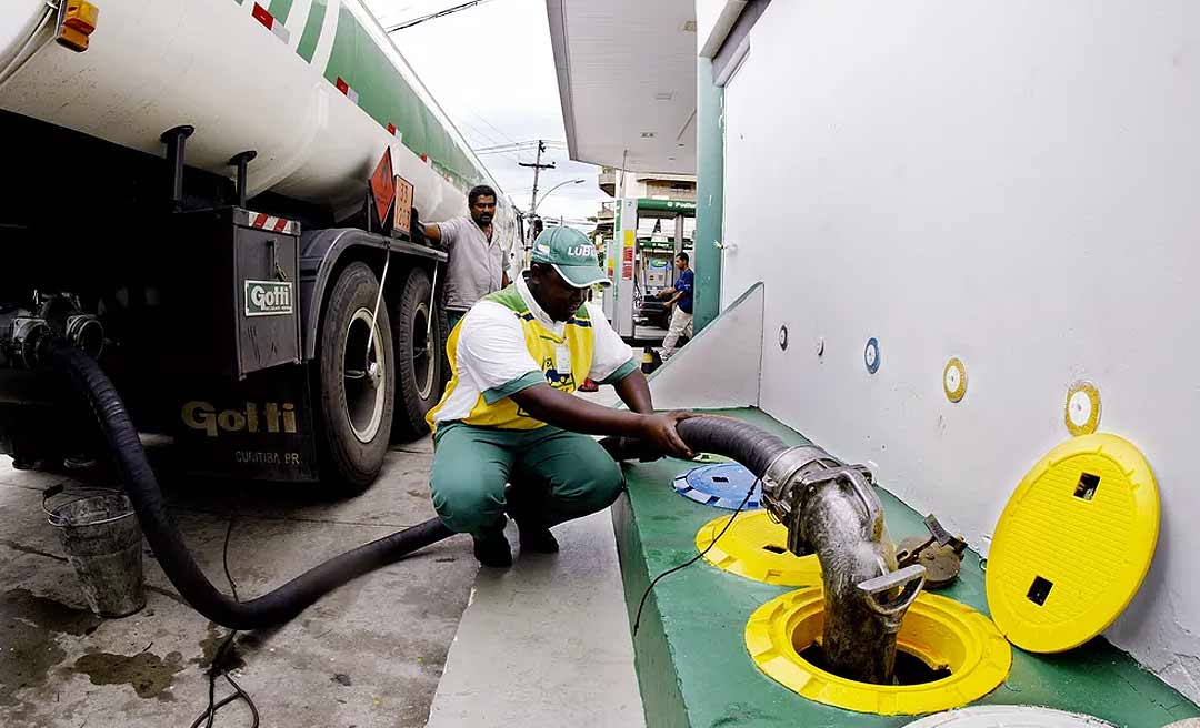 Bolsonaro quer usar dividendos da Petrobras para reduzir preço do diesel