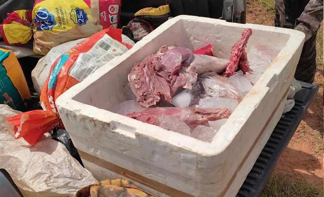 Batalhão Ambiental apreende seis armas de fogo e carne de animais silvestres na Transacreana