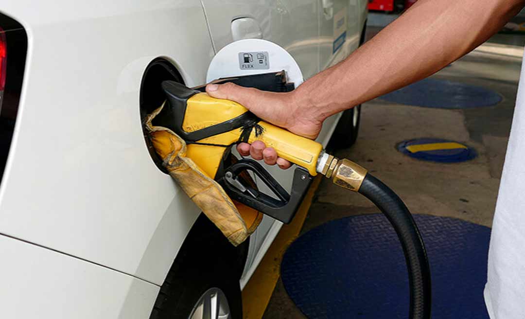 Governo expedirá decreto para que haja auditoria bimestral do consumo de combustíveis por secretarias