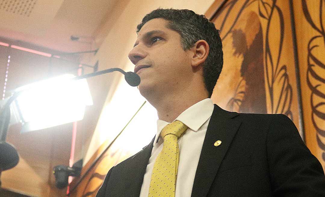 Calegário sai em defesa dos aprovados no concurso da Defensoria Pública, em audiência