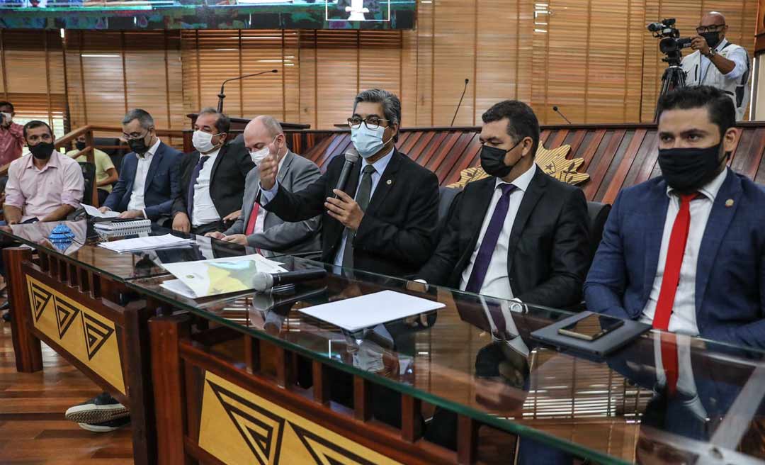 Edvaldo Magalhães alerta governo para encontrar solução jurídica para manter servidores provisórios do ISE