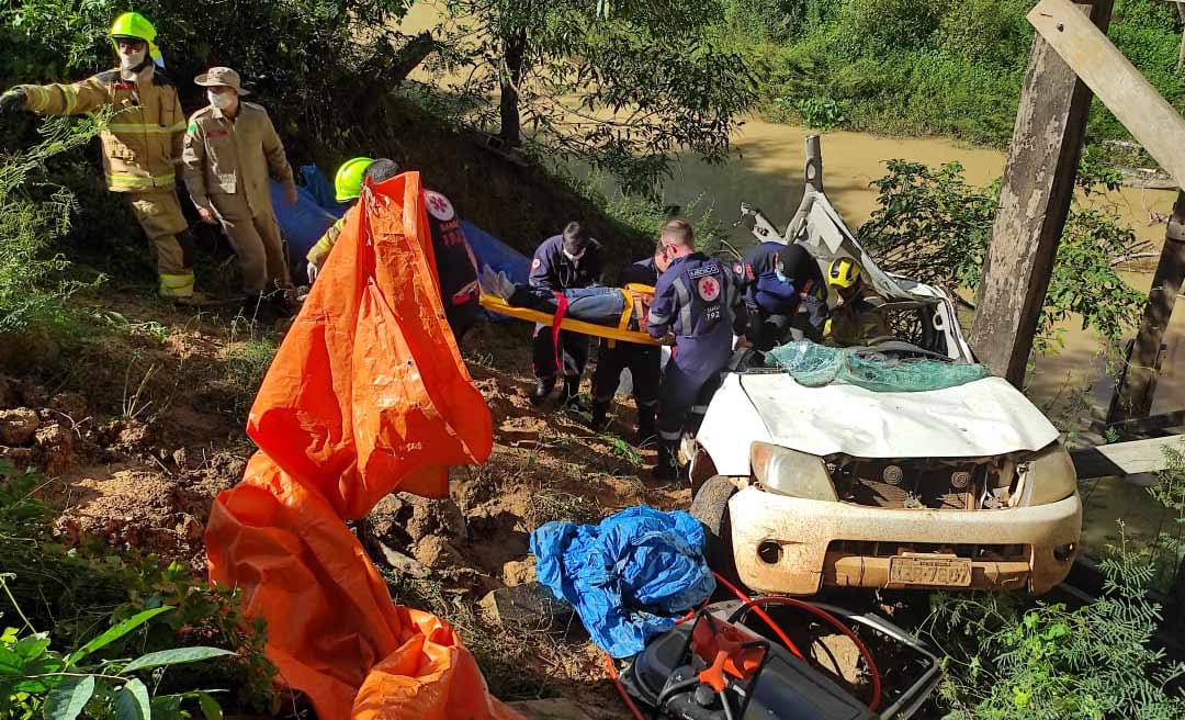 Trabalhadores da Emurb podem ter lesionado a coluna em acidente no Vai se Ver, aponta hipótese diagnóstica