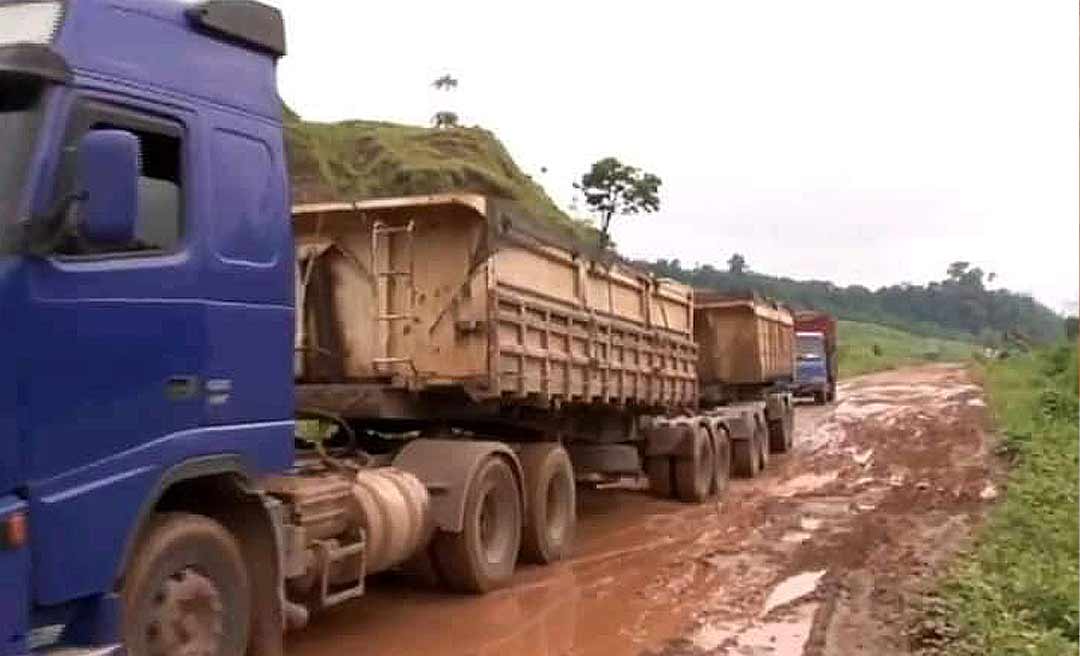 Militante mostra péssimas condições da BR-364, diz que Bolsonaro é ingrato com o Acre e cobra bancada bolsonarista