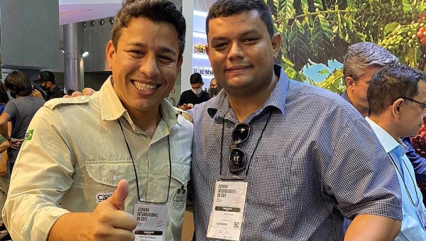 Diretor-presidente da Cageacre conhece novas técnicas de armazenagem do café em feira internacional, em Minas