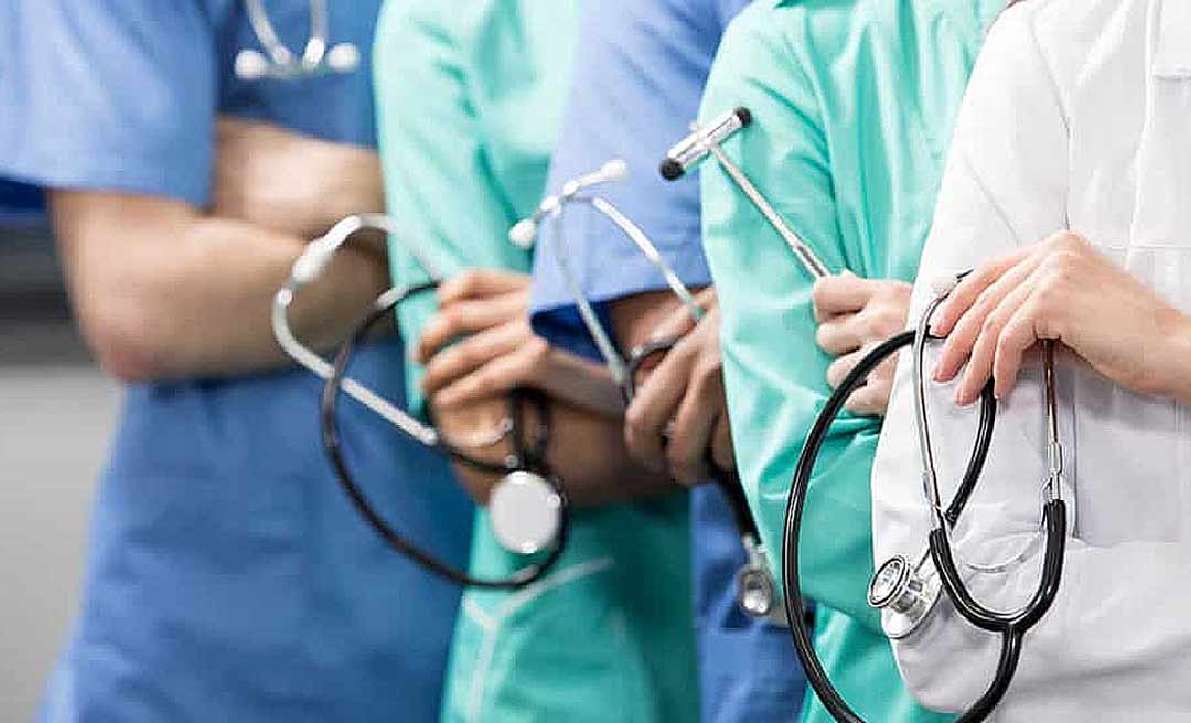 Bocalom pede e desembargador obriga médicos a voltarem ao trabalho