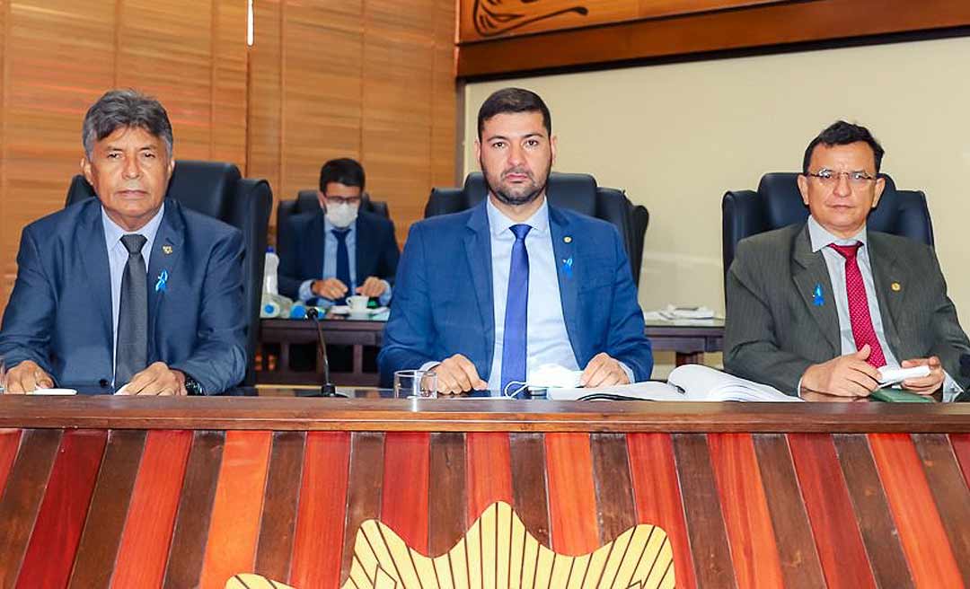 Nicolau Júnior anuncia antecipação do 13º salário dos servidores da ALEAC