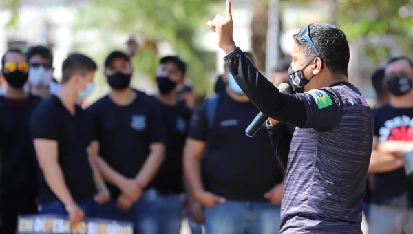 Policiais penais vão se reunir em assembleia na segunda-feira para deliberar sobre o banco de horas