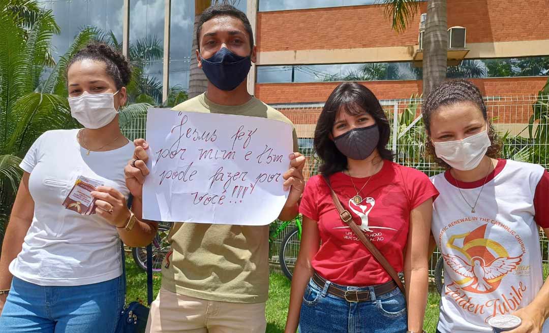 No Acre, grupo leva mensagem positiva para quem vai fazer o Enem: “Jesus fez por mim e também pode fazer por você”