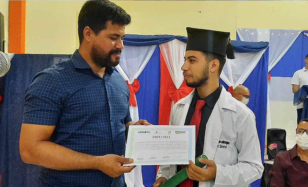 Mais 22 profissionais são formados em cursos técnicos pelo Ieptec, no Acre