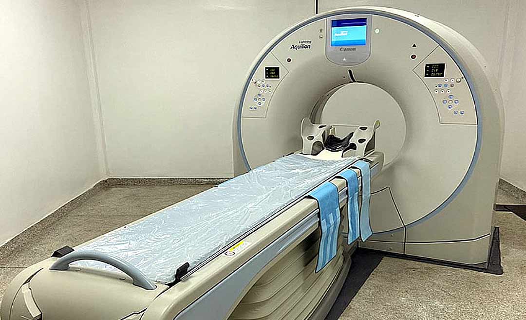 Após promessa de Gladson, tomógrafo do Hospital do Juruá começa a funcionar