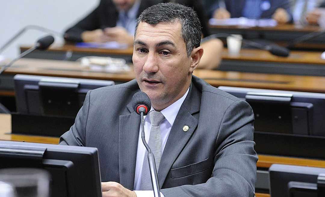Jesus Sérgio solicita ao Ministério da Saúde distribuição gratuita de medicamentos para pacientes com Edema Macular Diabético