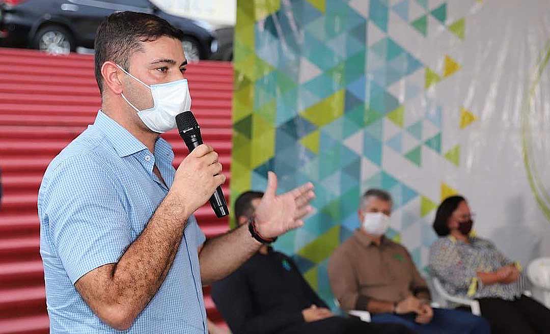 Nicolau prestigia entrega de veículos ao IDAF e pede reforço na fiscalização agropecuária no Juruá