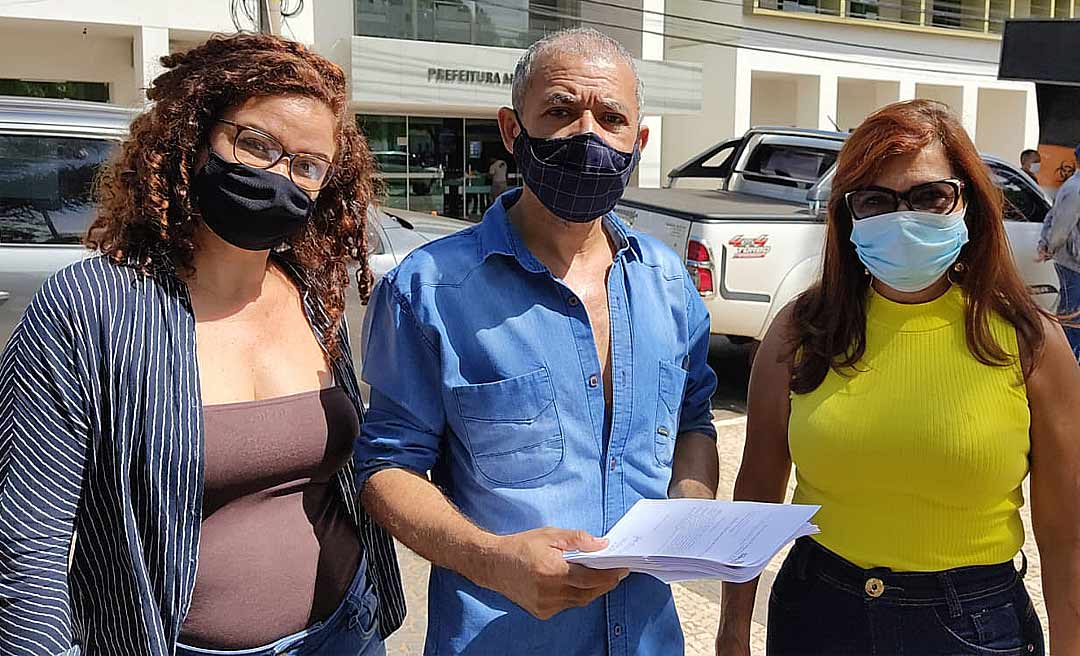 Sinproacre realiza assembleia em frente a Prefeitura em defesa de mais valorização