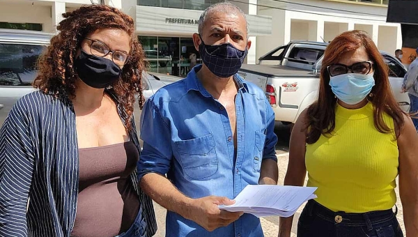 Sinproacre realiza assembleia em frente a Prefeitura em defesa de mais valorização