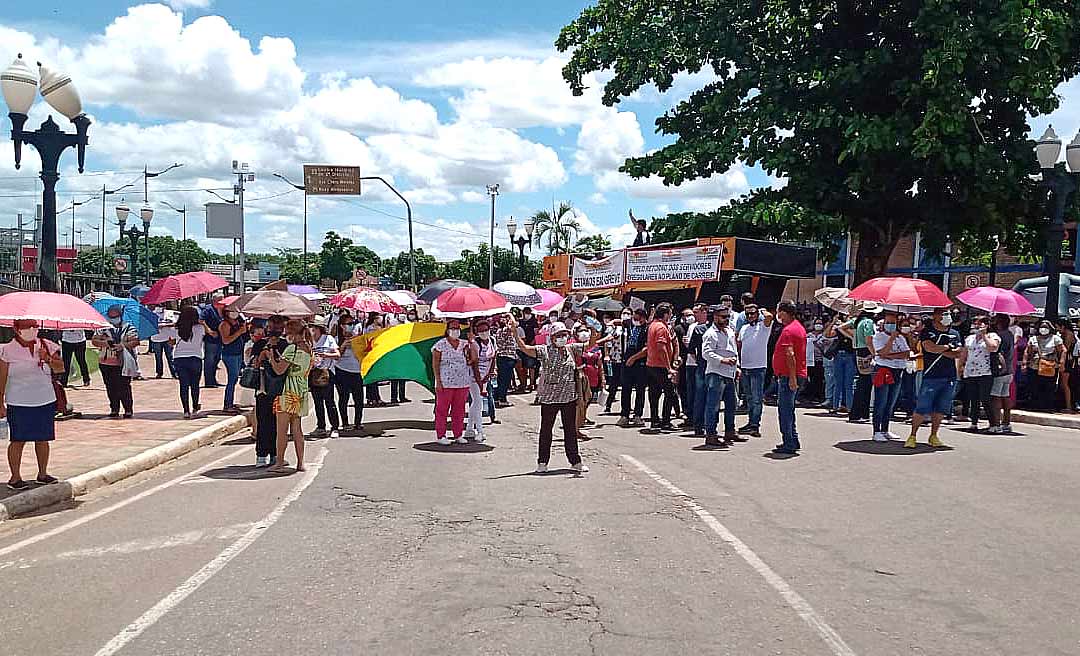 Com diálogo fechado por parte do governo, sindicatos da Saúde radicalizam e param por 12 horas; ponte metálica está fechada