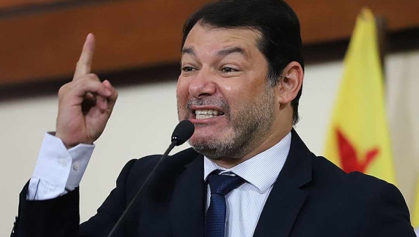 Roberto Duarte bate o pé e diz que não vai sair agora do MDB: “Tenho tempo para aguardar”