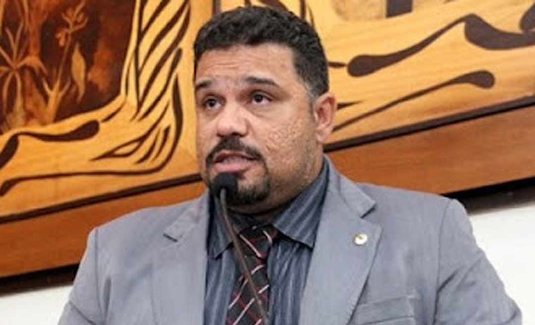 Deputado Whendy Lima será transferido para Goiânia neste sábado