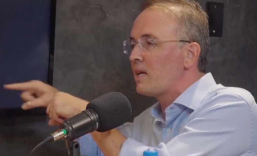 Léo de Brito diz que seria candidato com Perpétua Almeida na mesma chapa