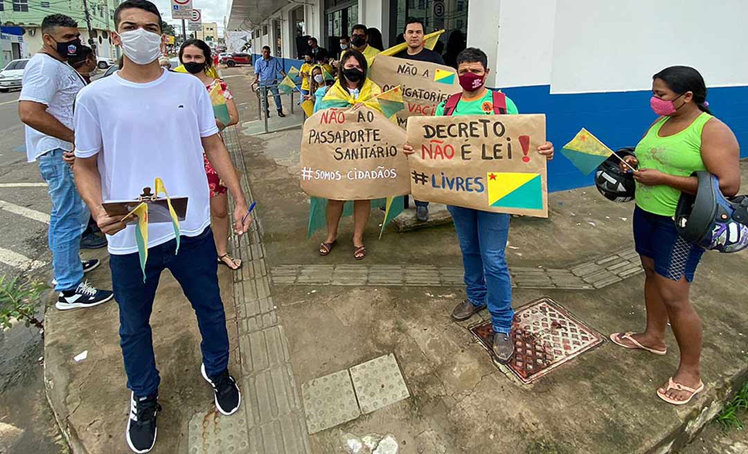 Câmara proíbe entrada de manifestantes que protestam contra passaporte da vacinação
