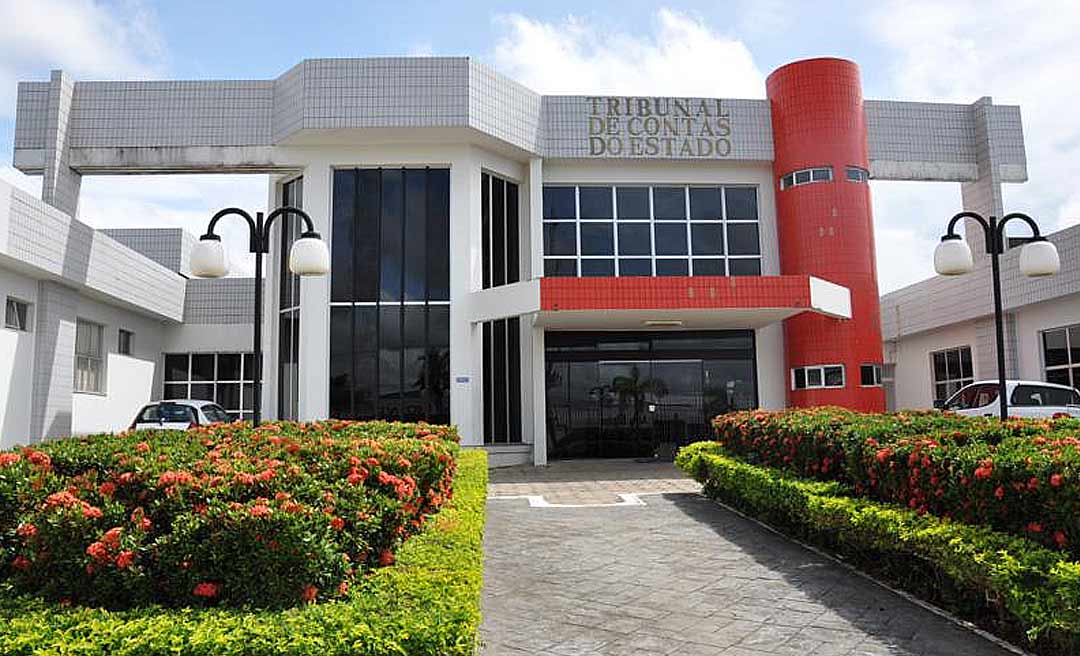 Após decisão do TCE, governo do Acre pagará abono a todos os servidores da educação