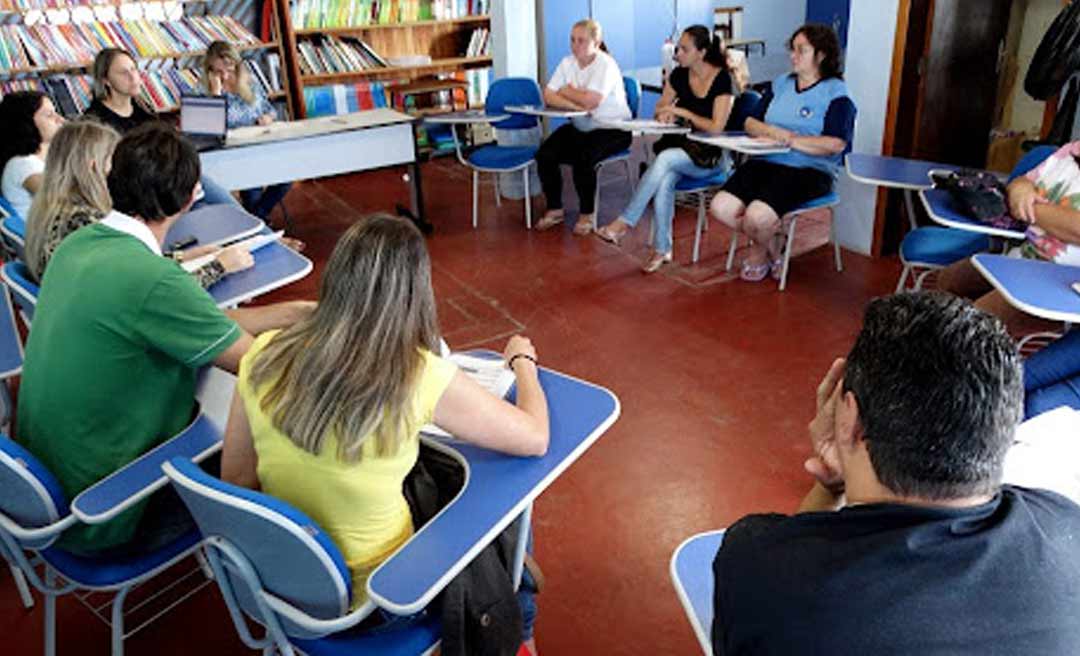 Sancionada lei que obriga presença dos pais ou tutores em reuniões escolares no Acre