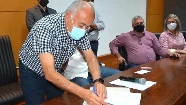 Bocalom vai enviar novo projeto para pagar abono ao pessoal de apoio da Educação