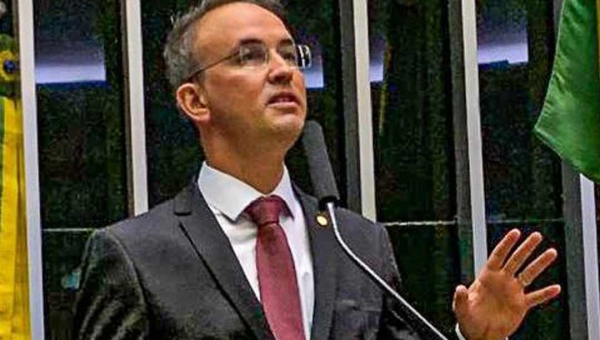 ”Bolsonaro virou as costas para o Acre”, diz Leo de Brito ao destacar que população acreana sofre com alta de preços na energia, alimentos e combustíveis