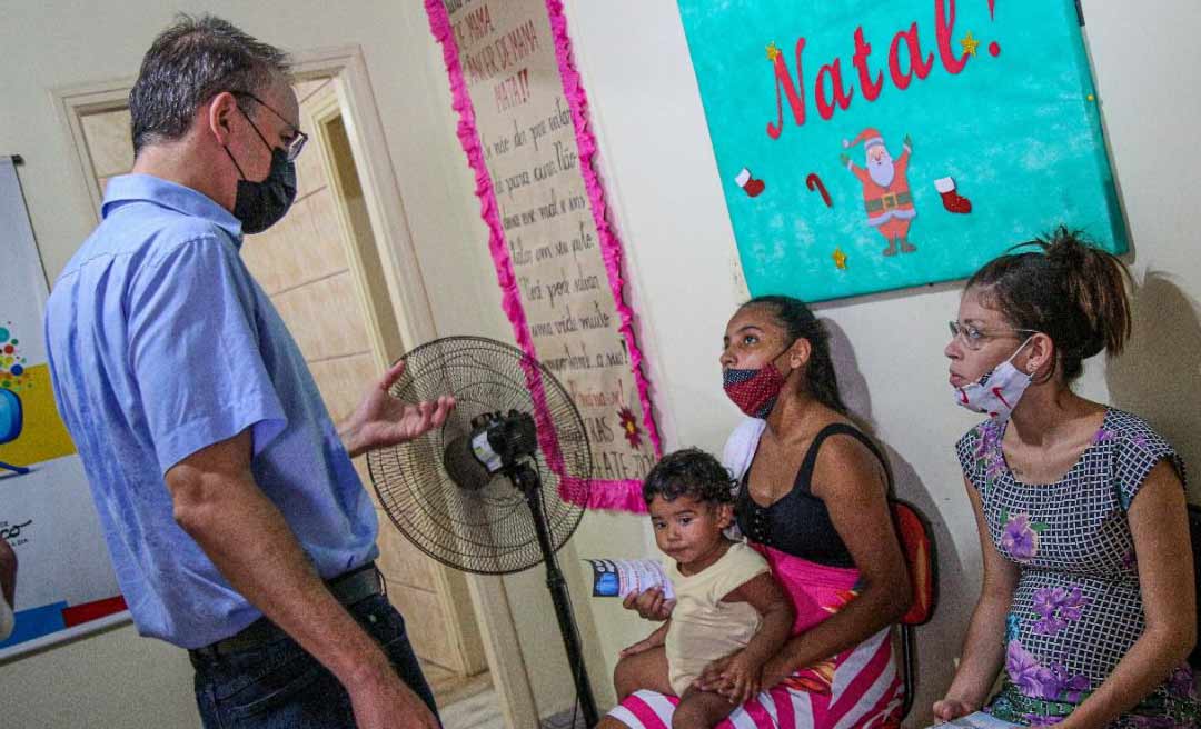 Em visita ao CRAS Calafate, Leo de Brito dialoga com famílias que buscam auxílio do vale-gás