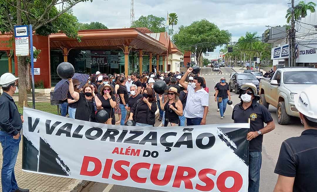 Profissionais da engenharia do Estado vão às ruas da capital protestar por melhorias