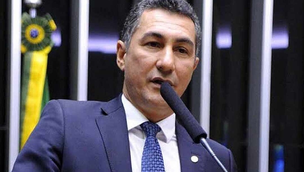 Jesus Sérgio apresenta emenda à MP para garantir valor permanente de R$ 400 no Auxílio Brasil