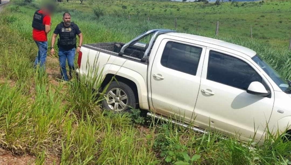 Operação integrada das Policias Civil e Rodoviária recupera caminhonete roubada que estava sendo levada para Bolívia